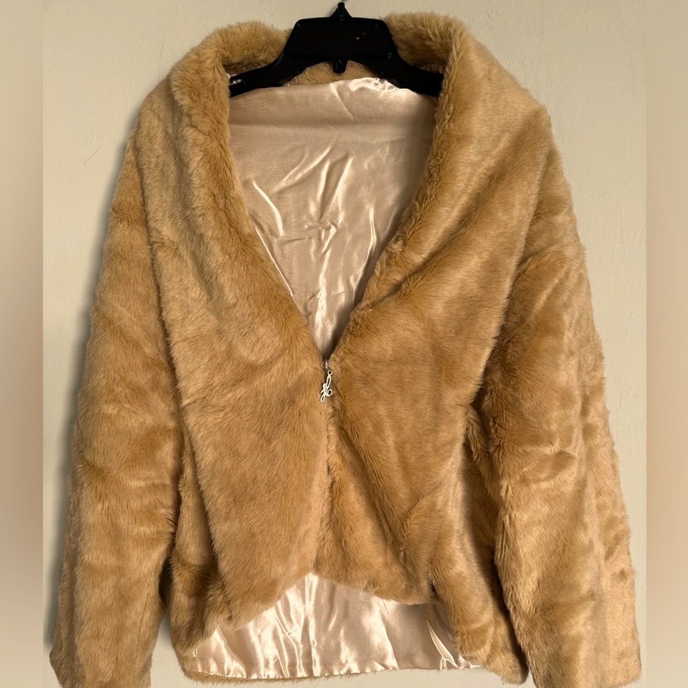 Faux Fur Jacket Camel Color Fully Lined 2 Side Pockets Sz S Zipper Front